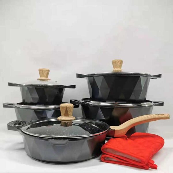 H1465d116722b4ffeaf0b9c58e3415e5eg.jpg_720x720q50_800x800.jpg 12-Piece Nonstick Kitchen Cookware Set